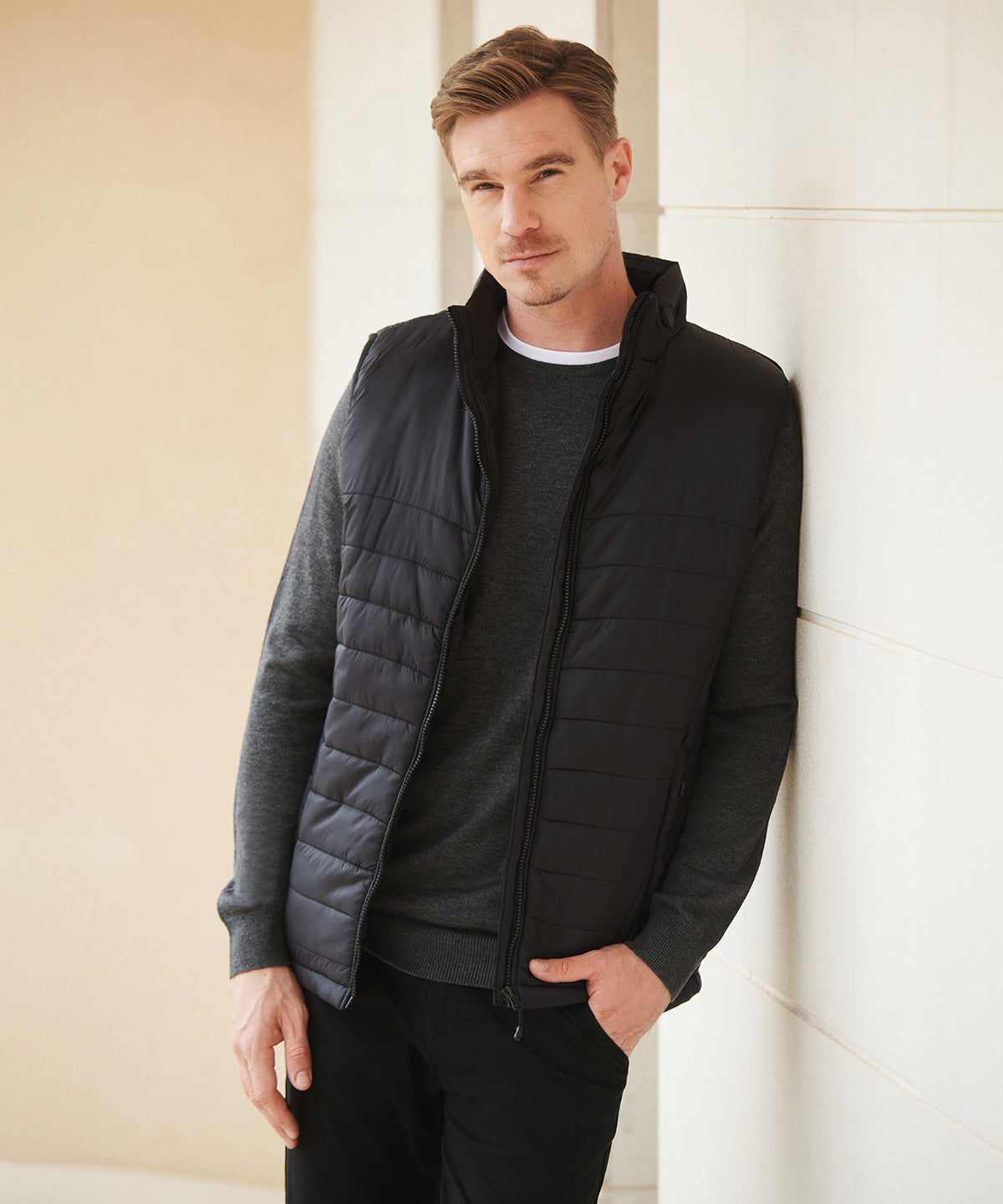 Henbury Unisex padded gilet in Black, lifestyle photo