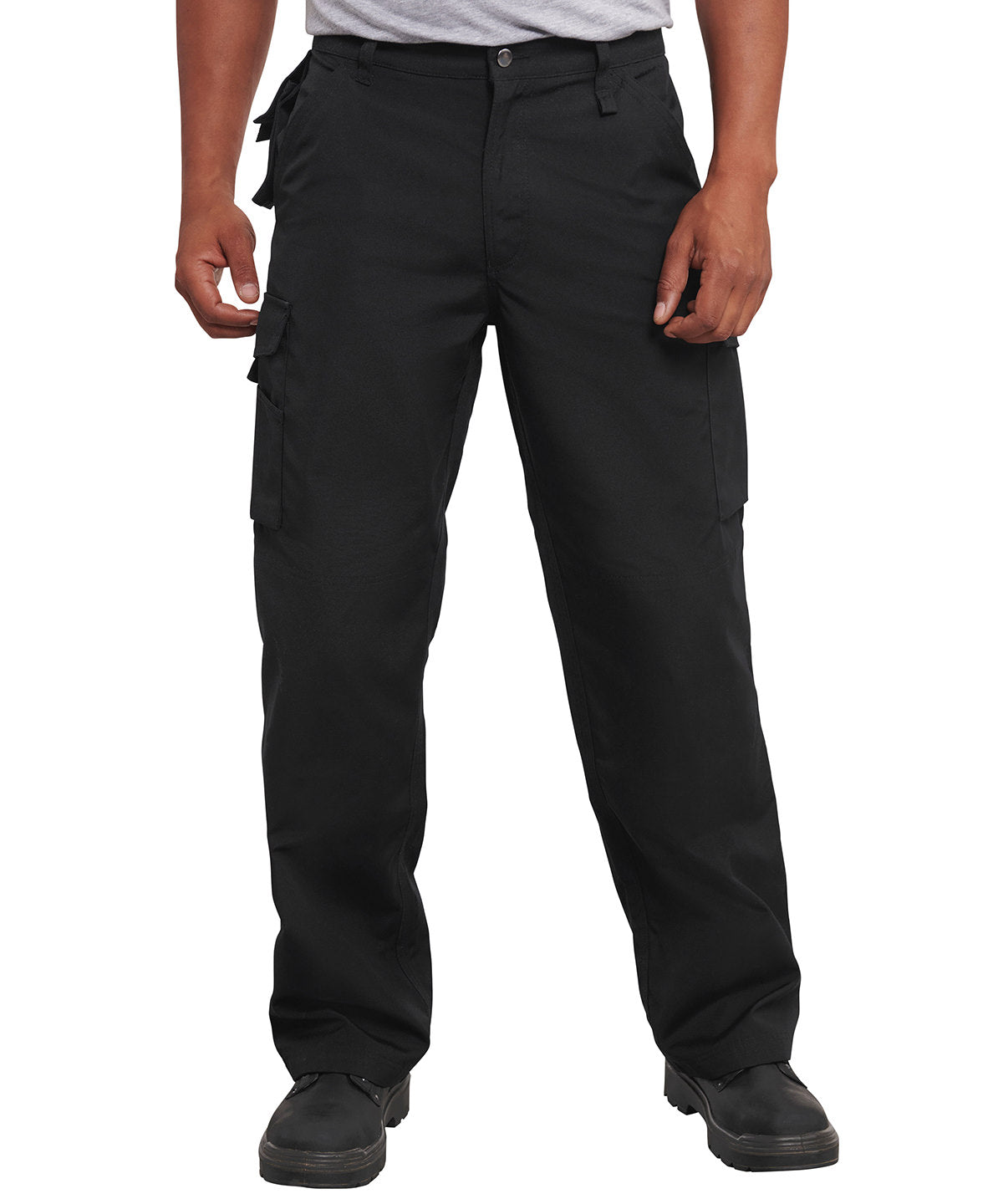 Russell Athletic Heavy-duty workwear trousers, lifestyle photo