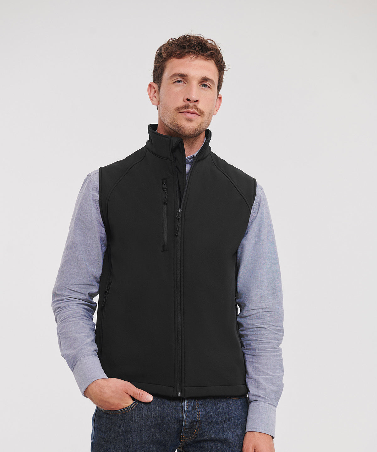 Russell Athletic Softshell gilet, lifestyle photo