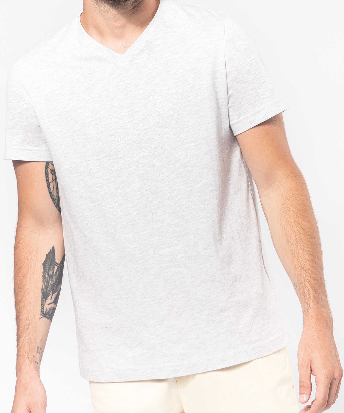 Kariban Men's short-sleeved V-neck T-shirt, lifestyle photo