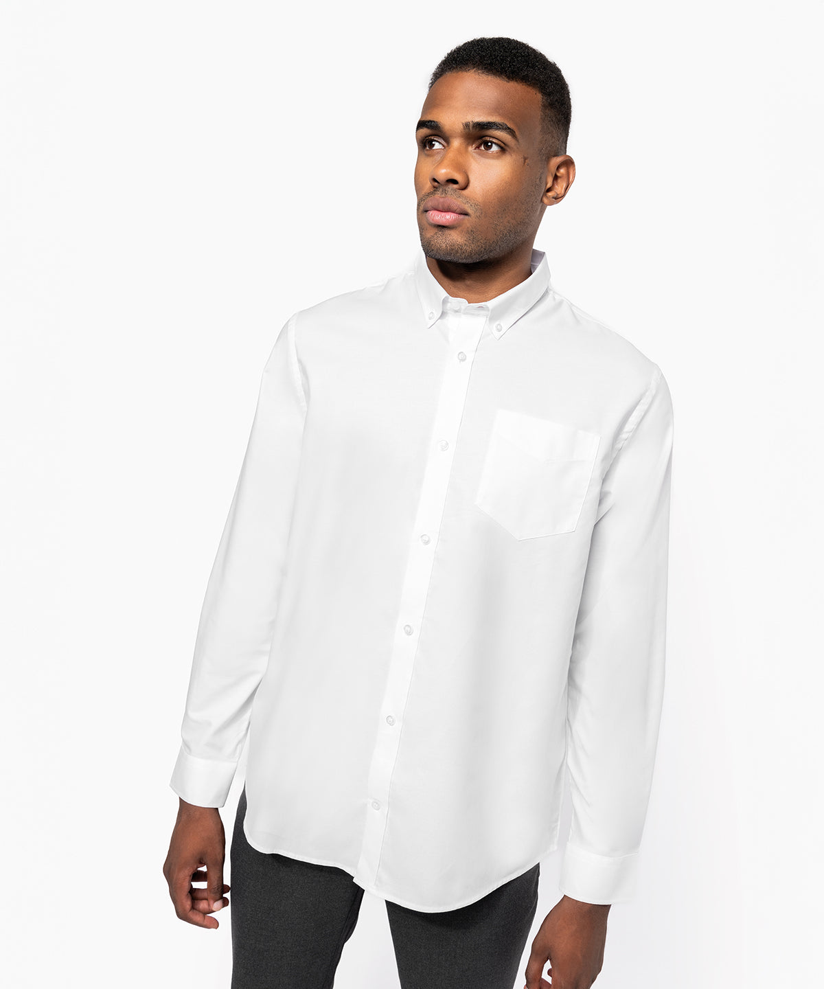 Kariban Men's long-sleeved Oxford shirt, lifestyle photo