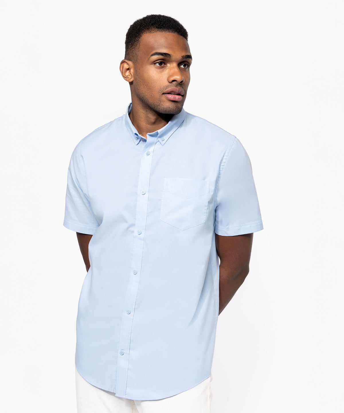 Kariban Men's short-sleeved Oxford shirt, lifestyle photo
