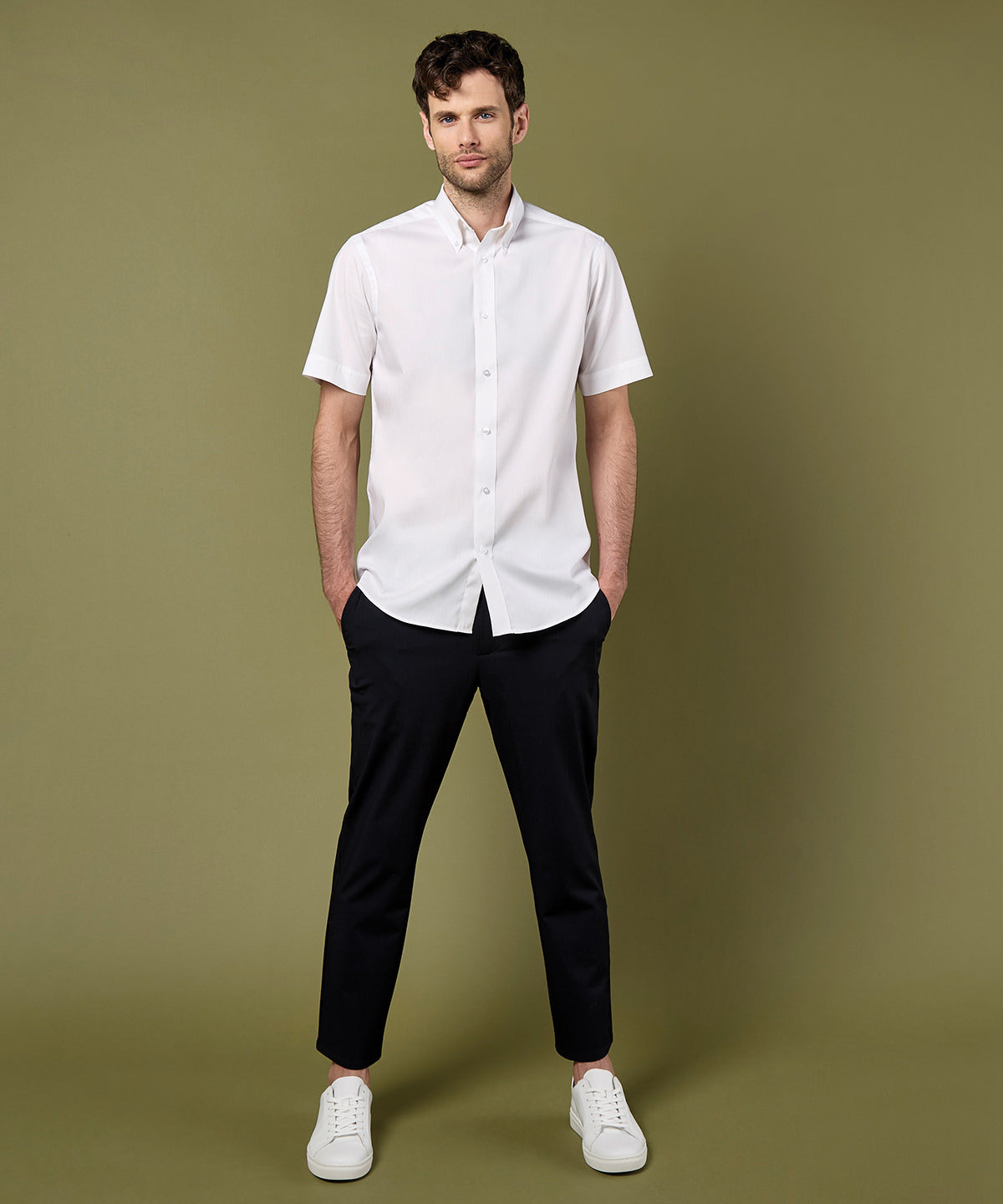 Kustom Kit Premium Oxford shirt short-sleeved (tailored fit), lifestyle photo