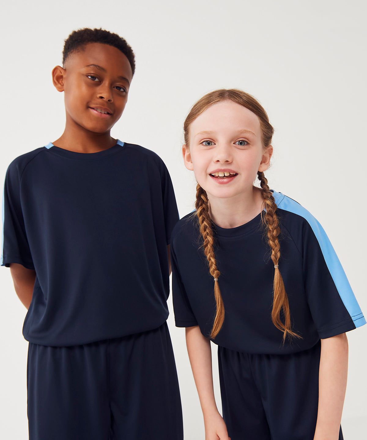 Finden & Hales Kids team t-shirt, lifestyle photo