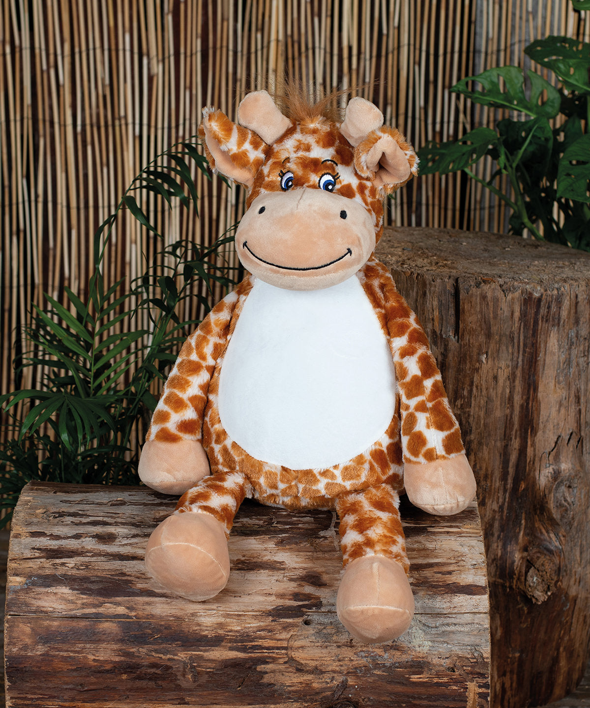 Mumbles Zippie giraffe in Brown, lifestyle photo