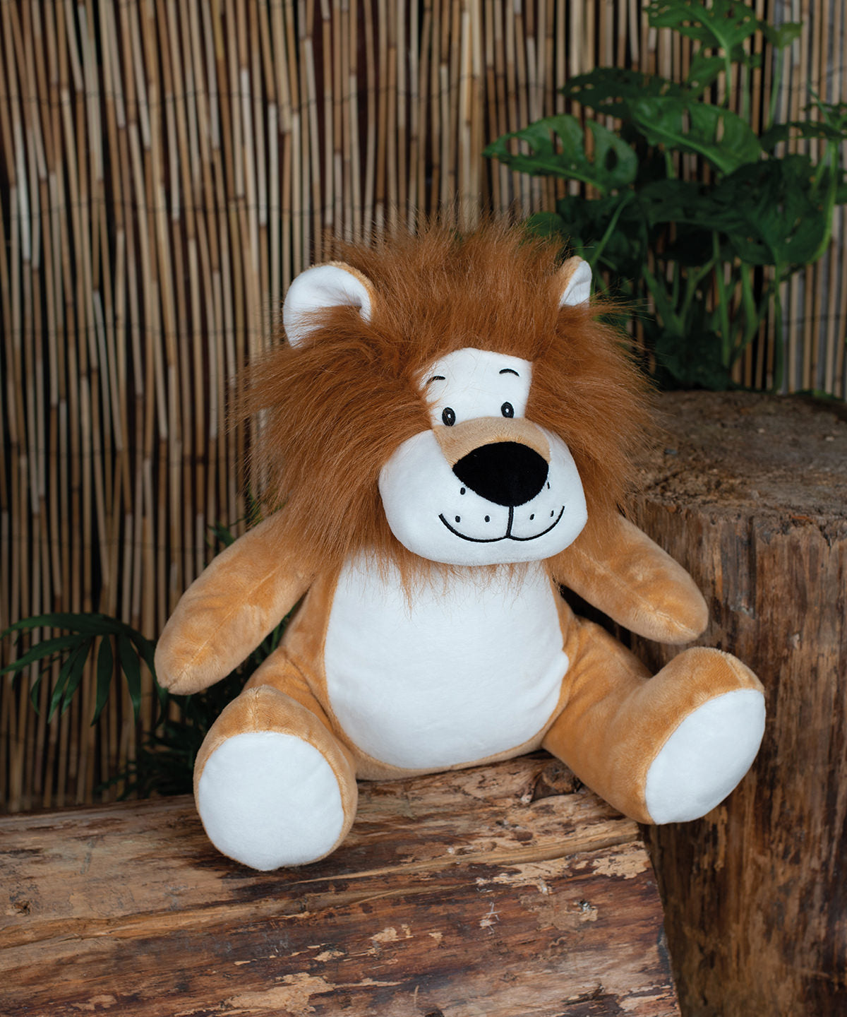 Mumbles Zippie lion in Brown, lifestyle photo