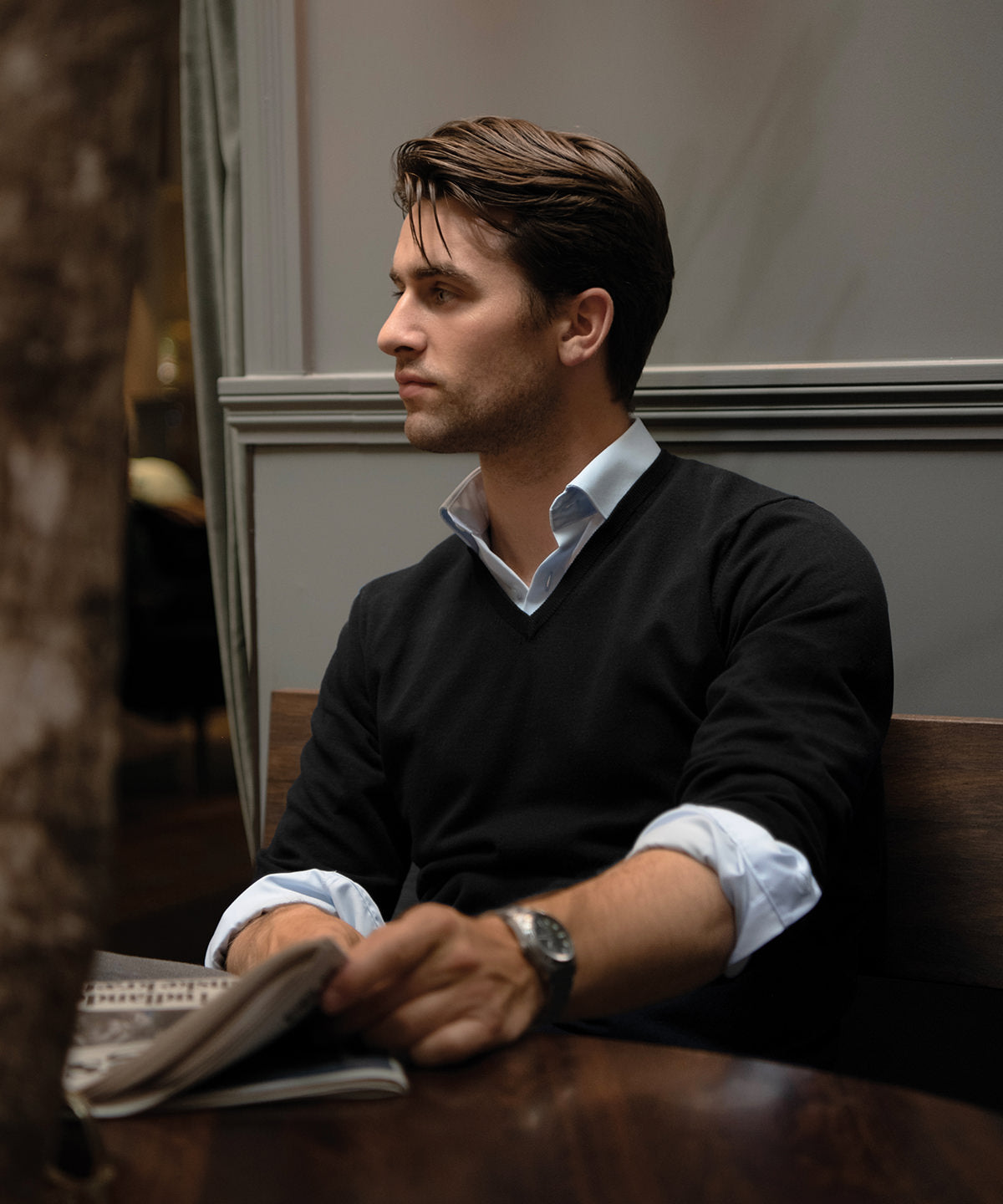 Nimbus Brighton – elegant v-neck knit, lifestyle photo