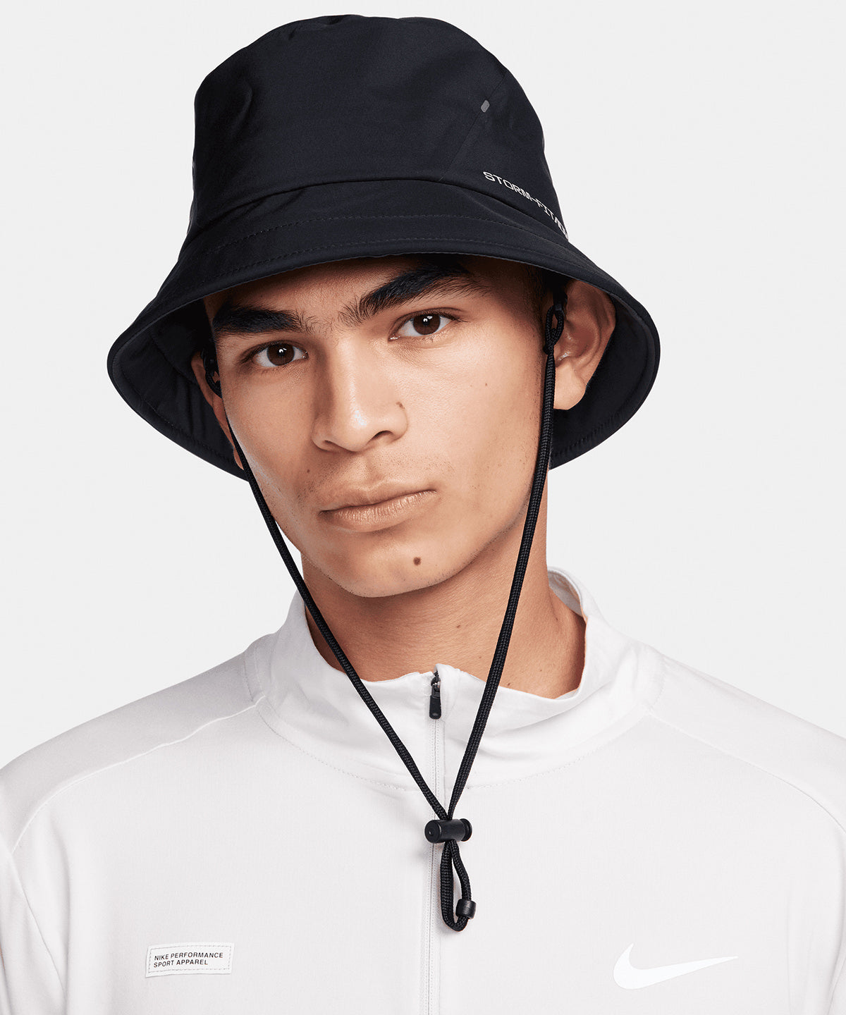 Nike Apex bucket SB in Black/Anthracite/ Reflective Silver, lifestyle photo