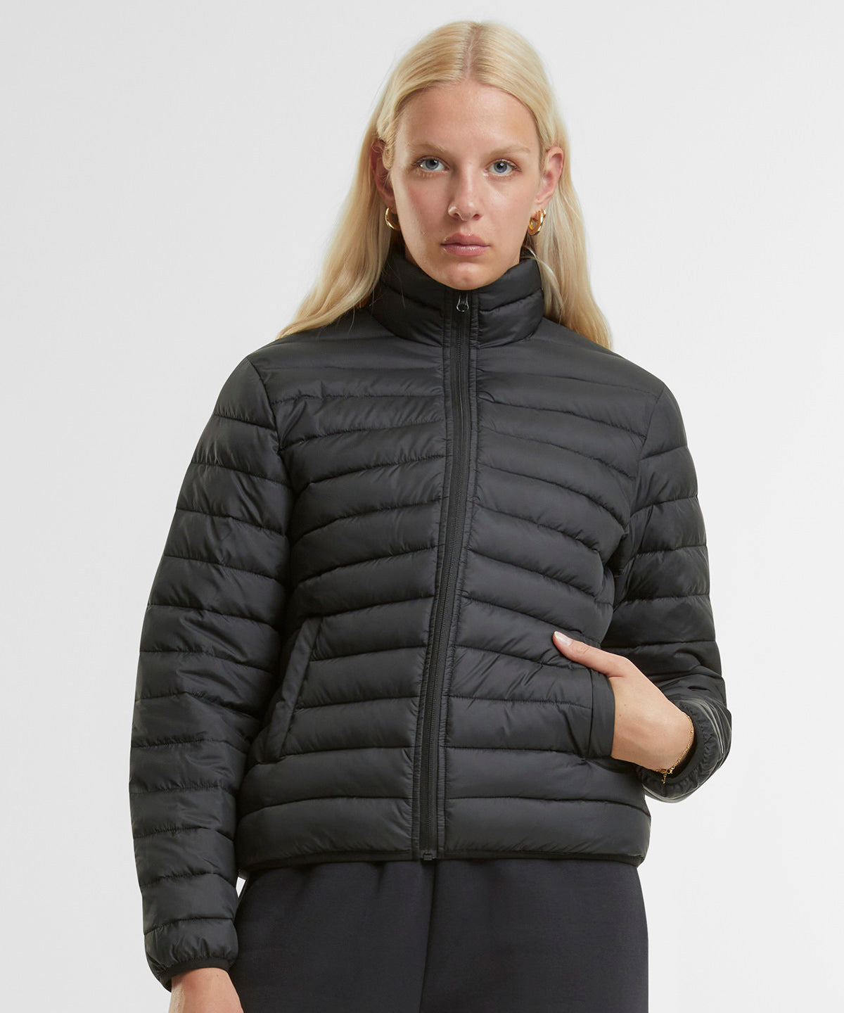 New Morning Studios Women’s light puffer jacket, lifestyle photo