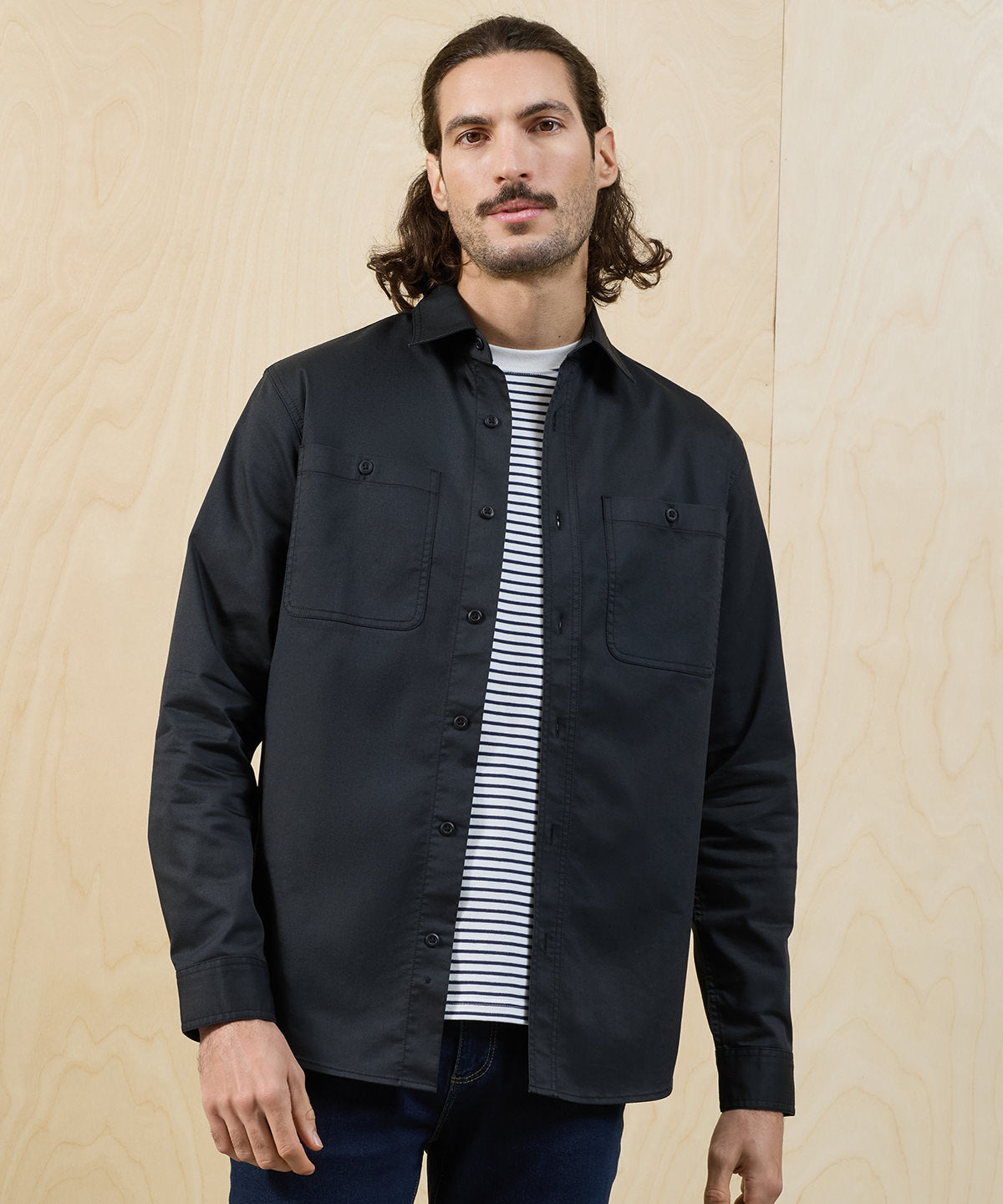 Premier ‘Utility 2.0’ service shirt, lifestyle photo
