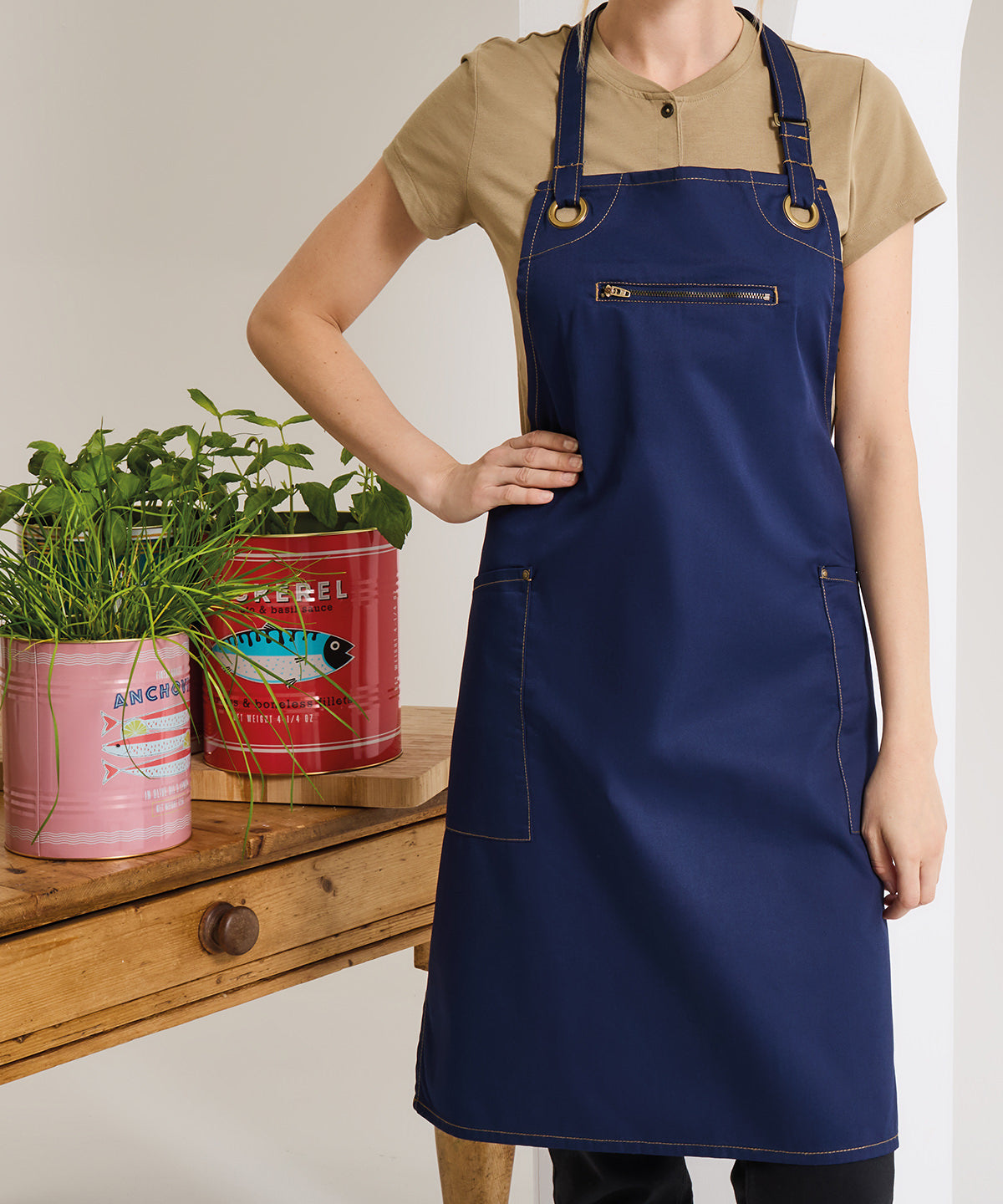 Premier ‘Barley’ Contrast Stitch Bib Apron, lifestyle photo