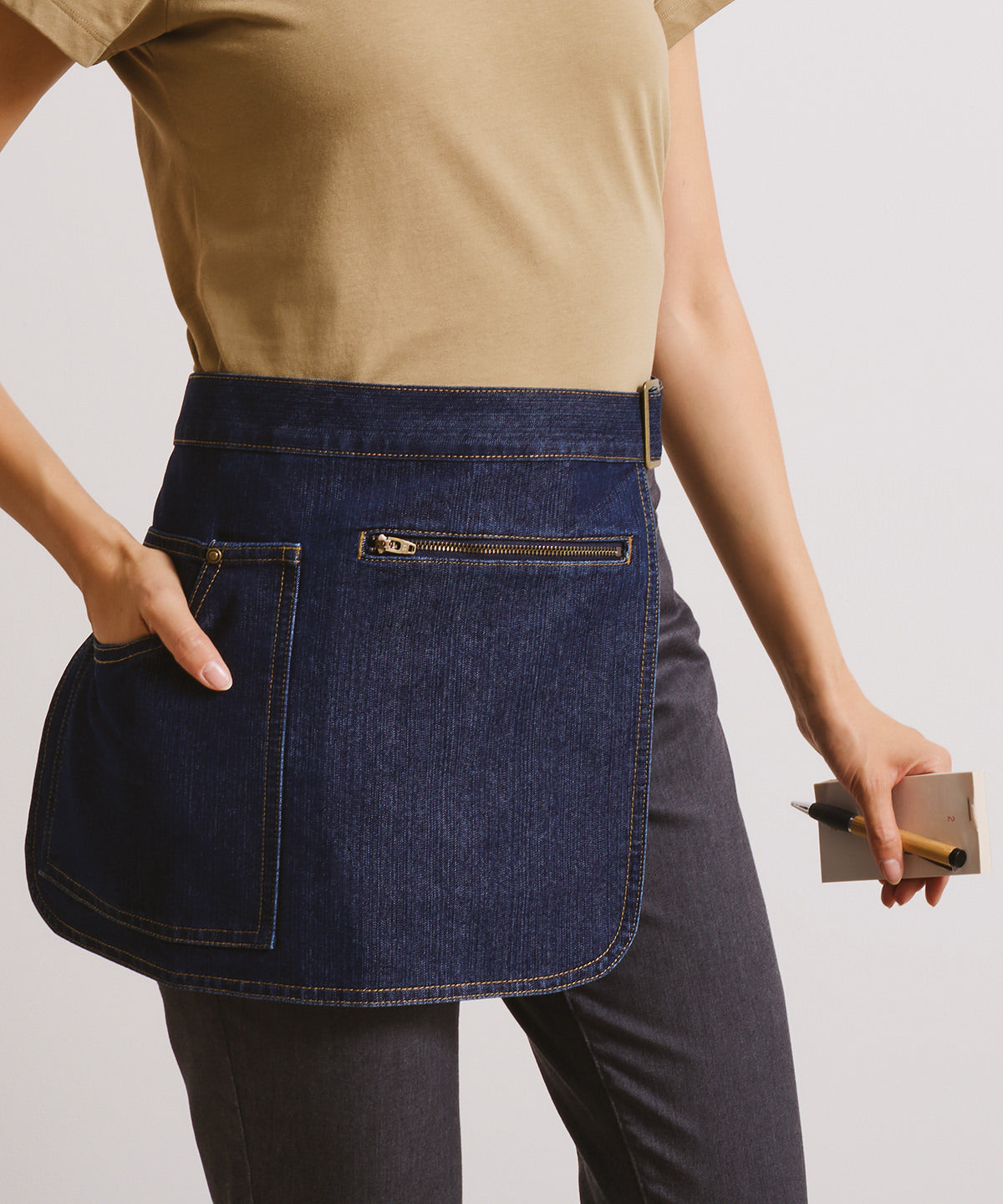 Premier Metro utility hip apron, lifestyle photo