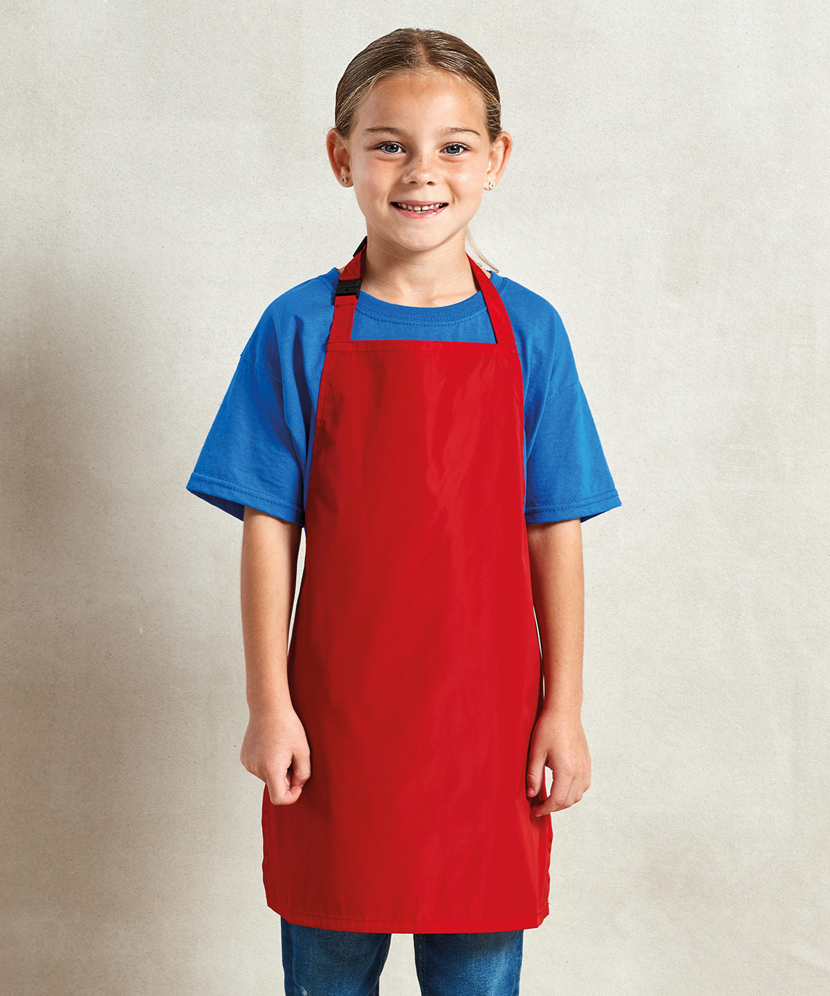 Premier Kids waterproof apron, lifestyle photo