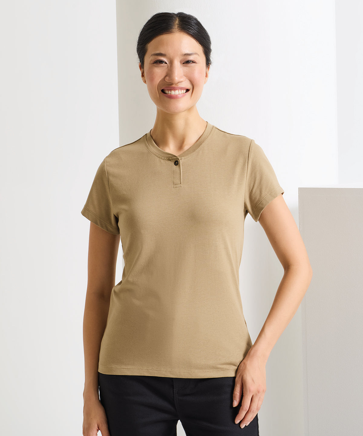 Premier Women’s Cotton Rich‘Comis’ Tee, lifestyle photo