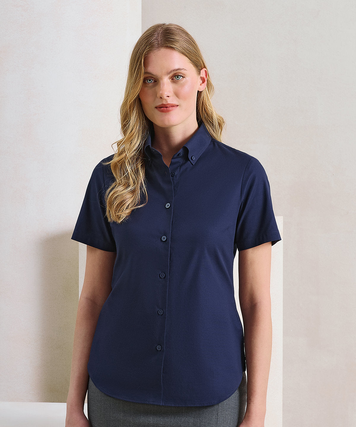 Premier Women’s ‘Supreme’ Oxford short sleeve shirt, lifestyle photo