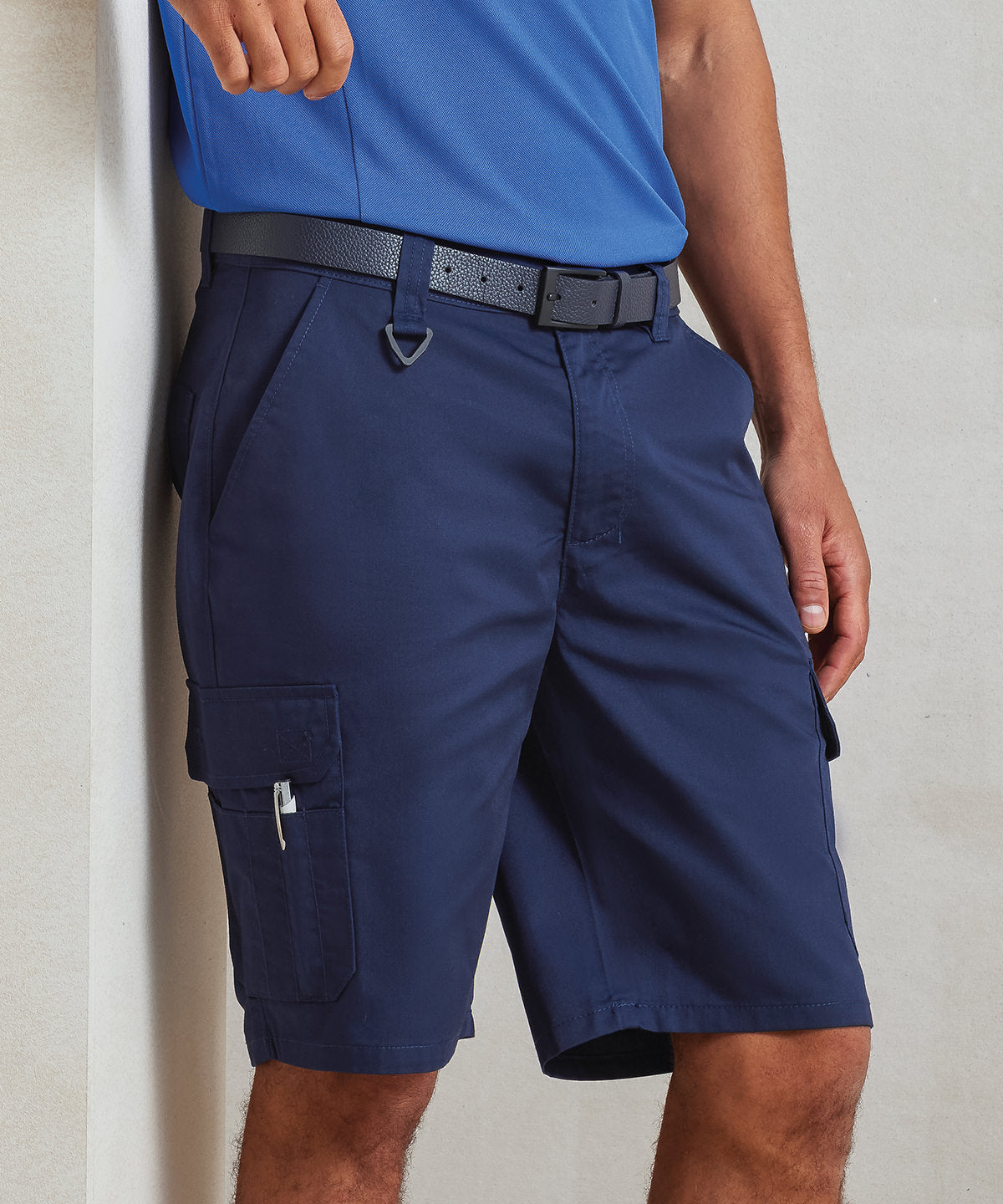 Premier Workwear cargo shorts, lifestyle photo