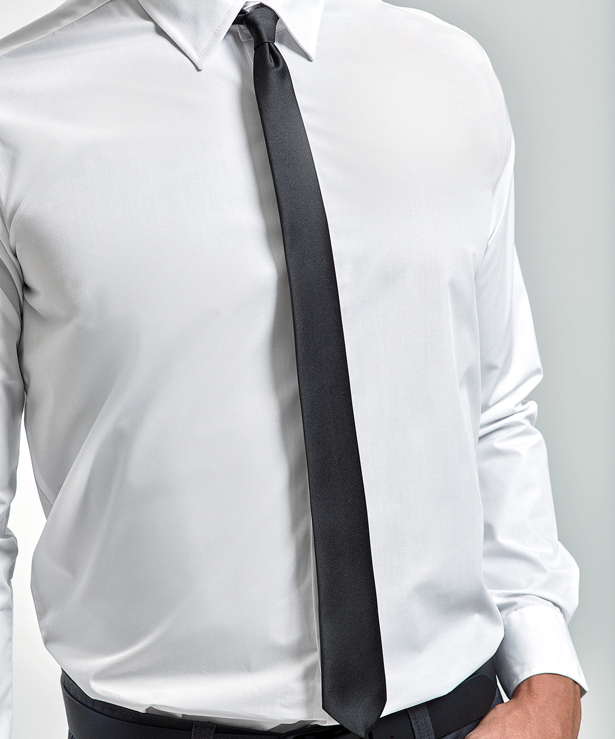 Premier Slim tie, lifestyle photo