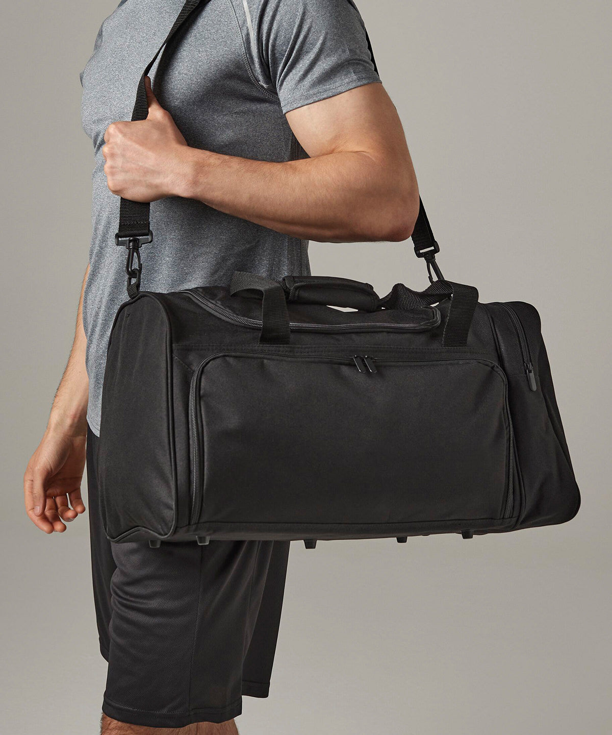 Quadra Universal holdall, lifestyle photo