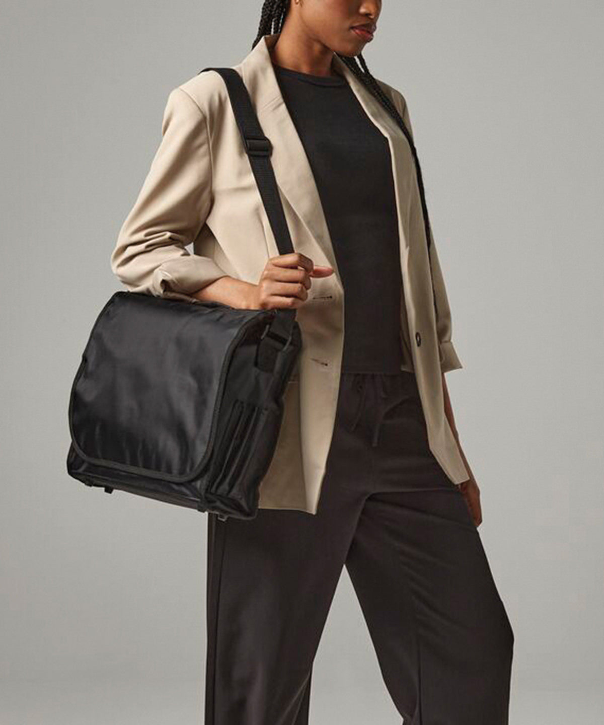 Quadra Record bag in Black, lifestyle photo