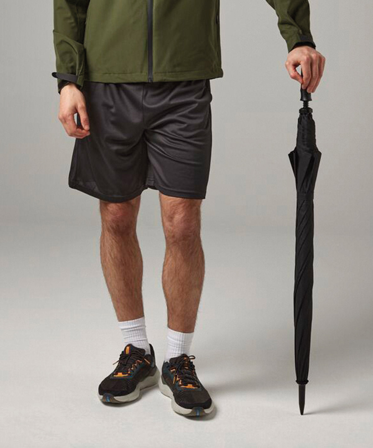 Quadra Pro golf umbrella in Black, lifestyle photo
