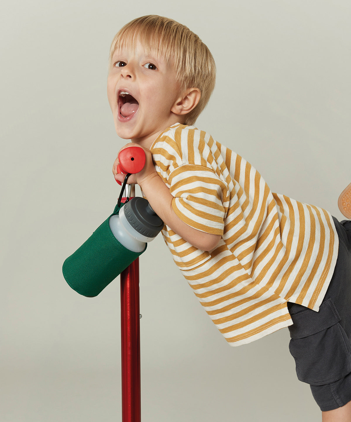 Quadra Water bottle and holder, lifestyle photo