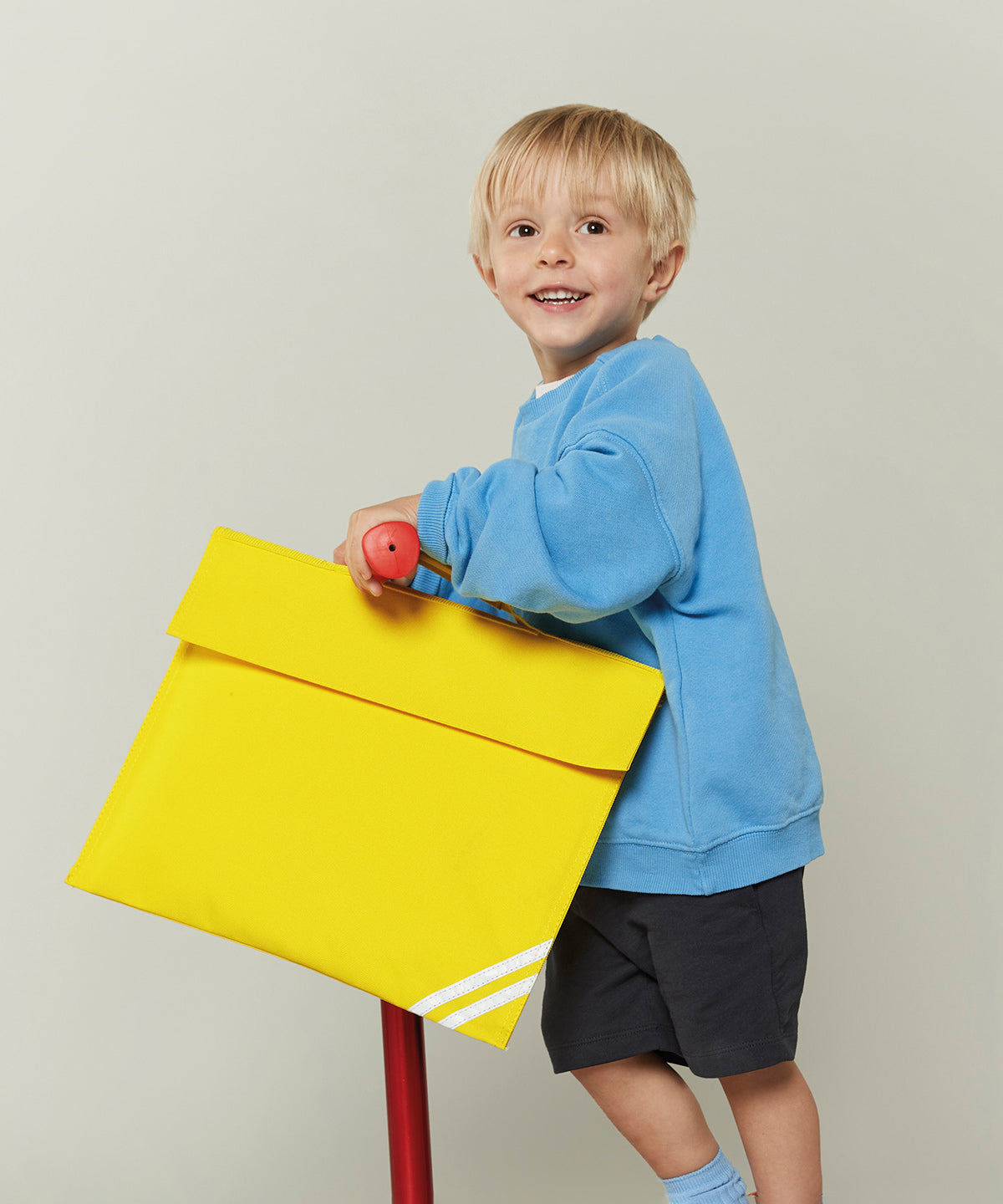 Quadra Classic book bag, lifestyle photo