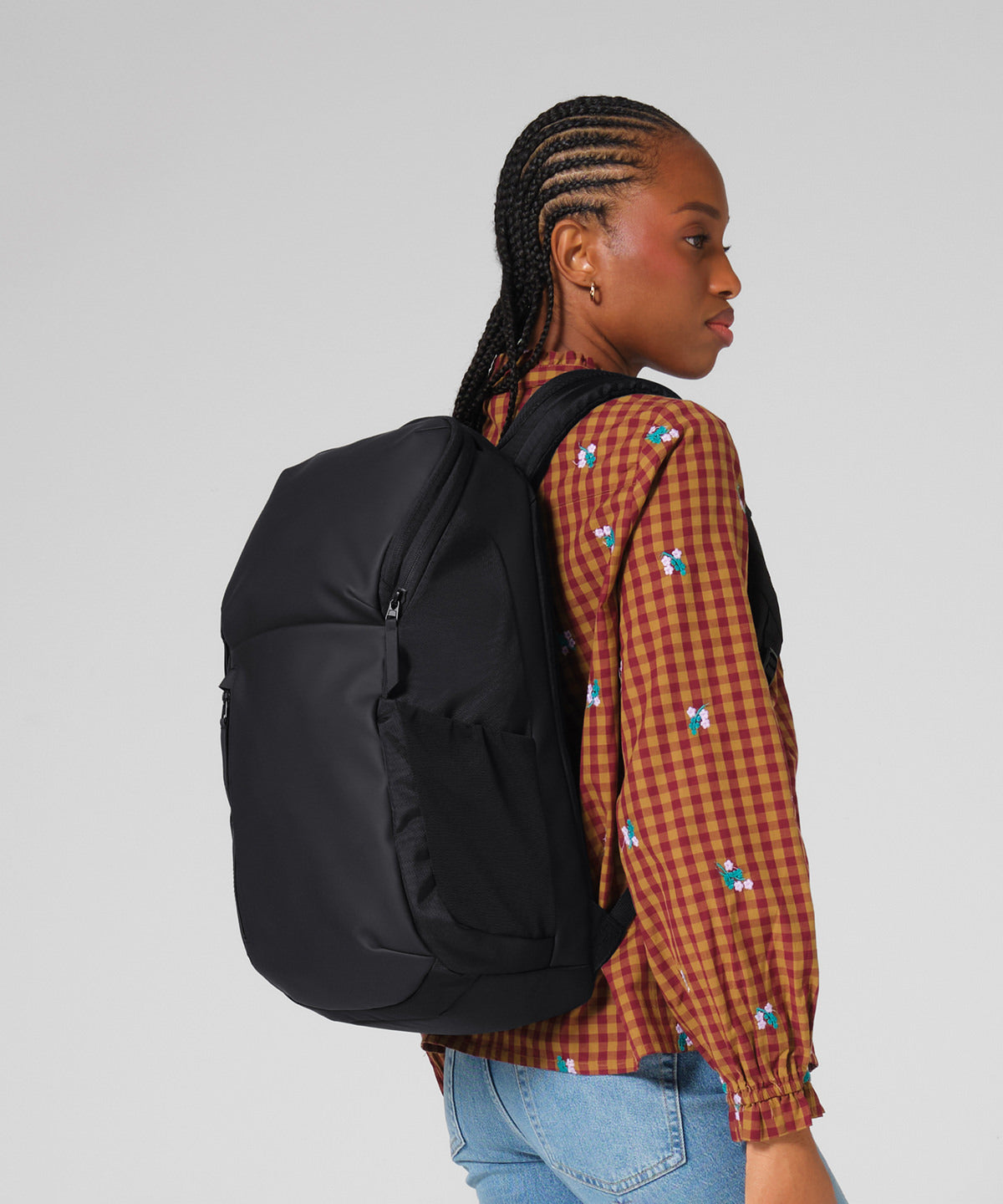 Quadra Zürich toploader backpack in Black, lifestyle photo