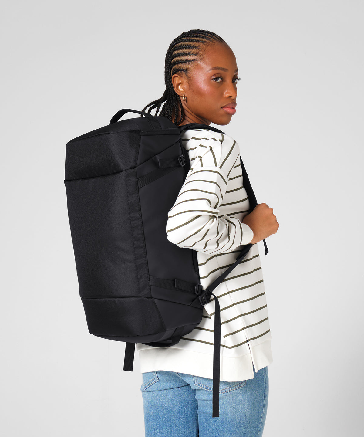 Quadra Zürich 35 litre hybrid holdall in Black, lifestyle photo