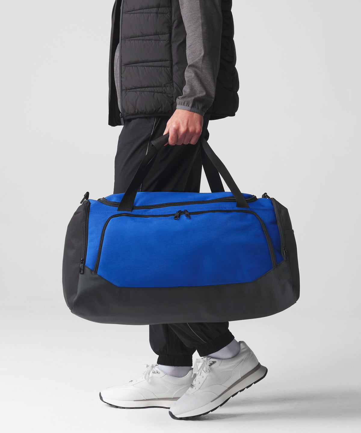 Quadra Pro team medium holdall, lifestyle photo