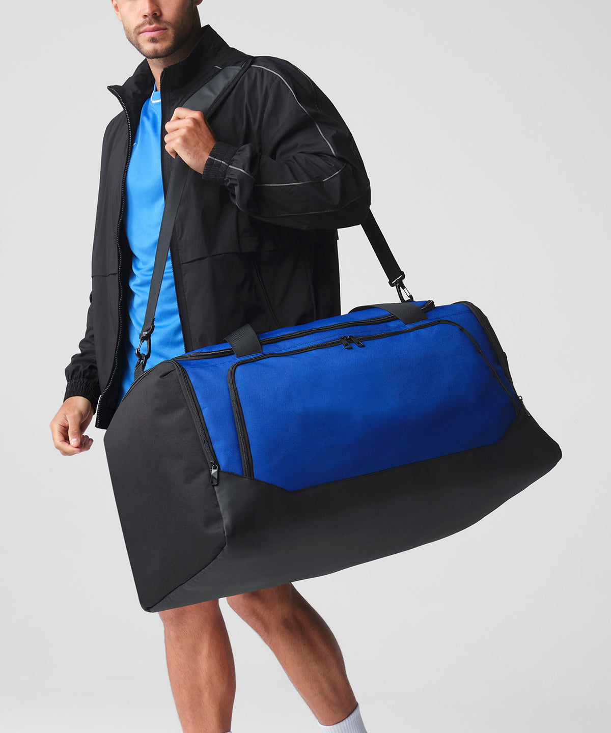 Quadra Pro team large holdall, lifestyle photo