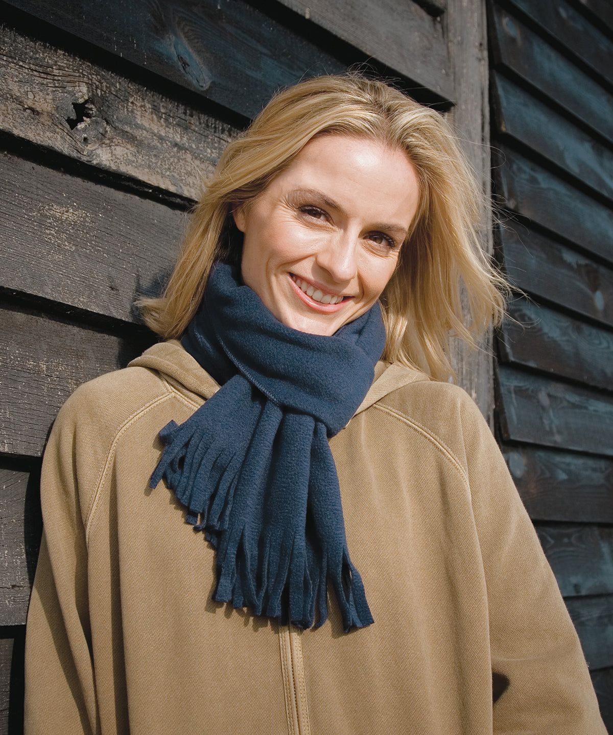 Result Winter Essentials Polartherm tassel scarf, lifestyle photo