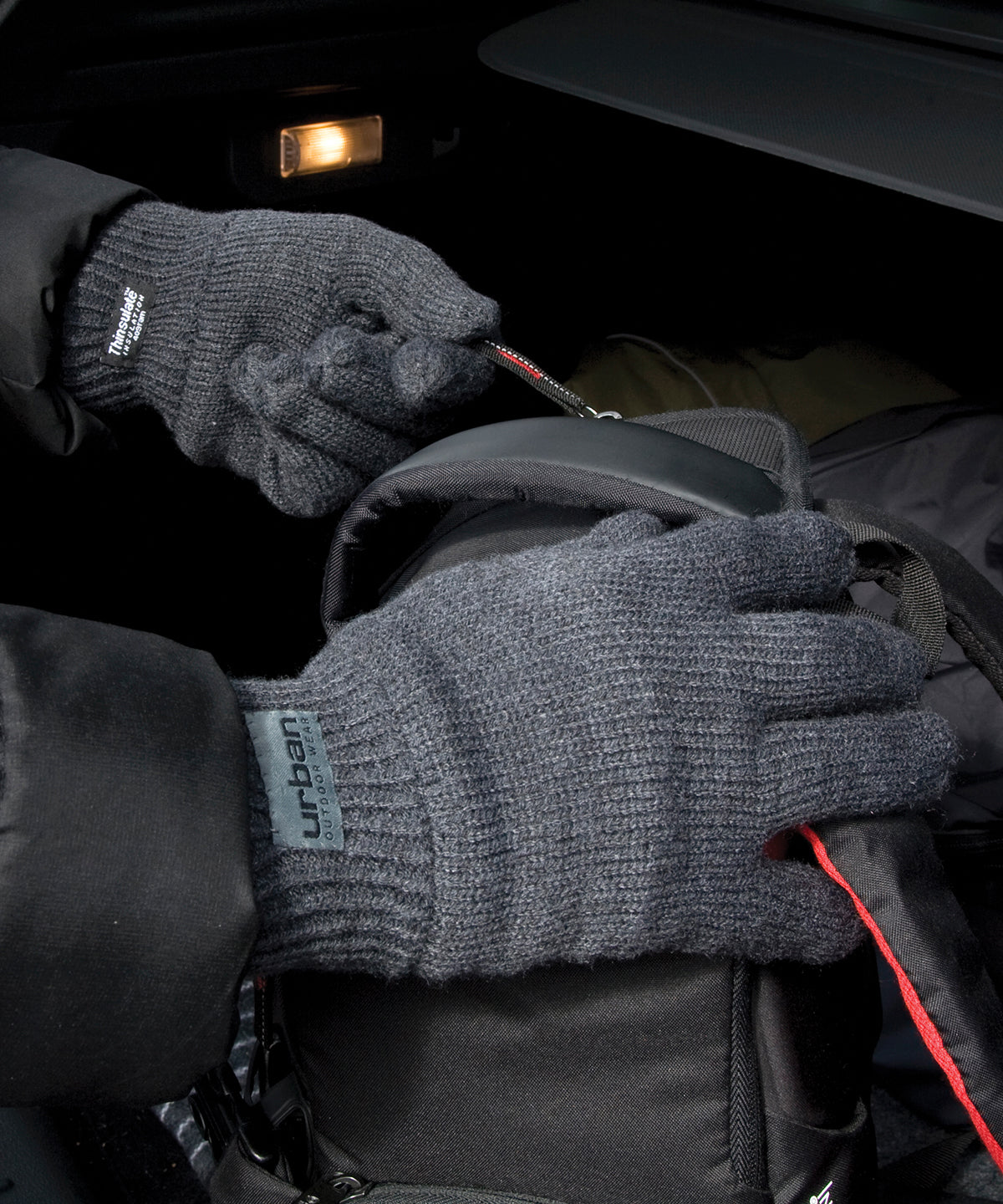 Result Winter Essentials Classic fully-lined Thinsulate gloves, lifestyle photo