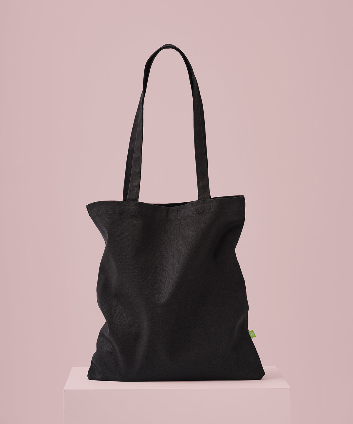 Nutshell Premium organic canvas shopper long handle, lifestyle photo