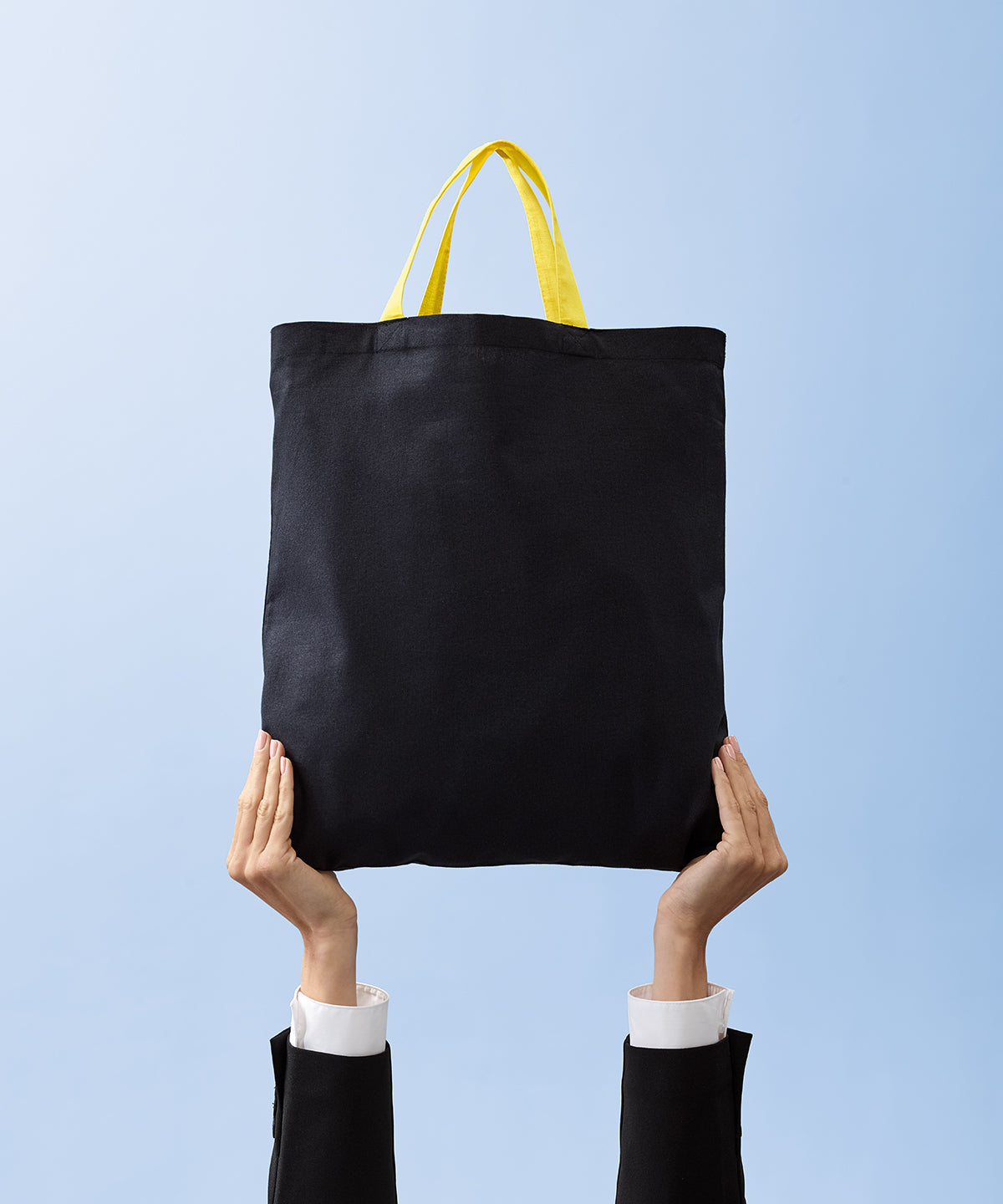 Nutshell Varsity cotton shopper short handle, lifestyle photo