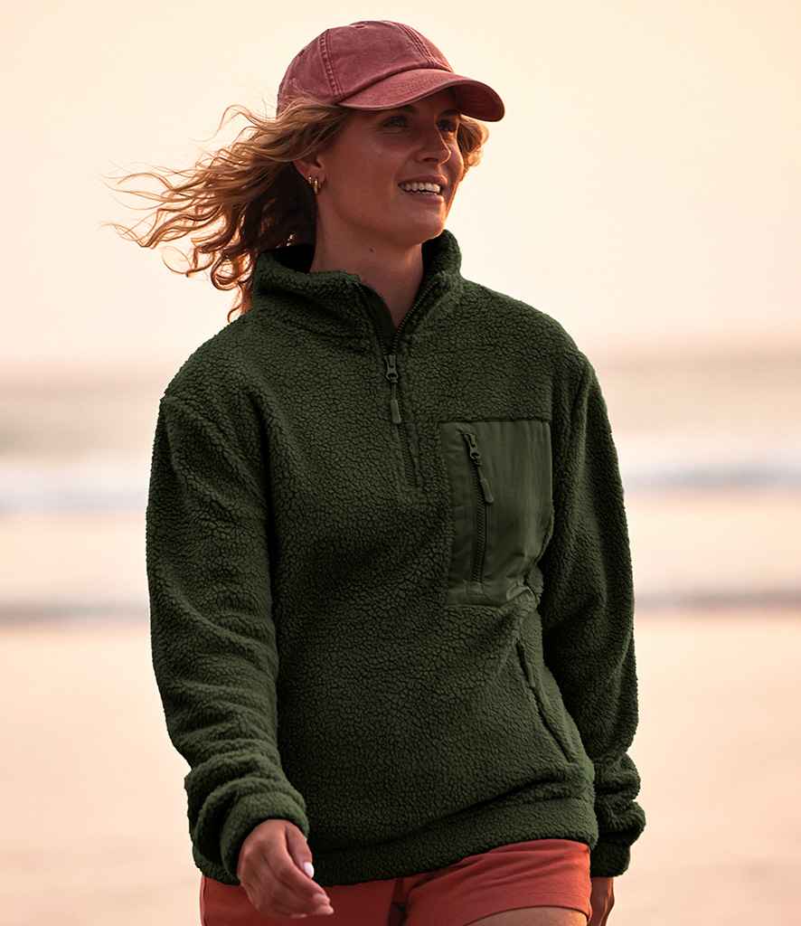Ravine Unisex 1/4 Zip Borg Fleece in Olive Green