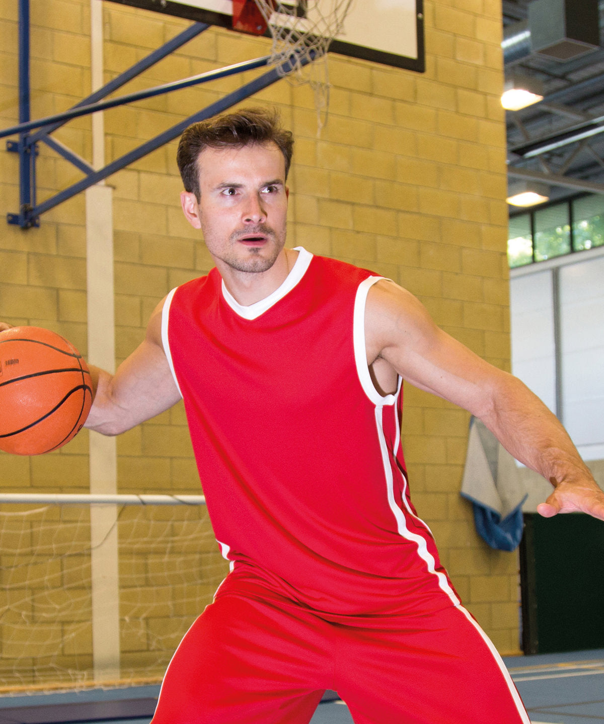 Spiro Basketball quick-dry top, lifestyle photo