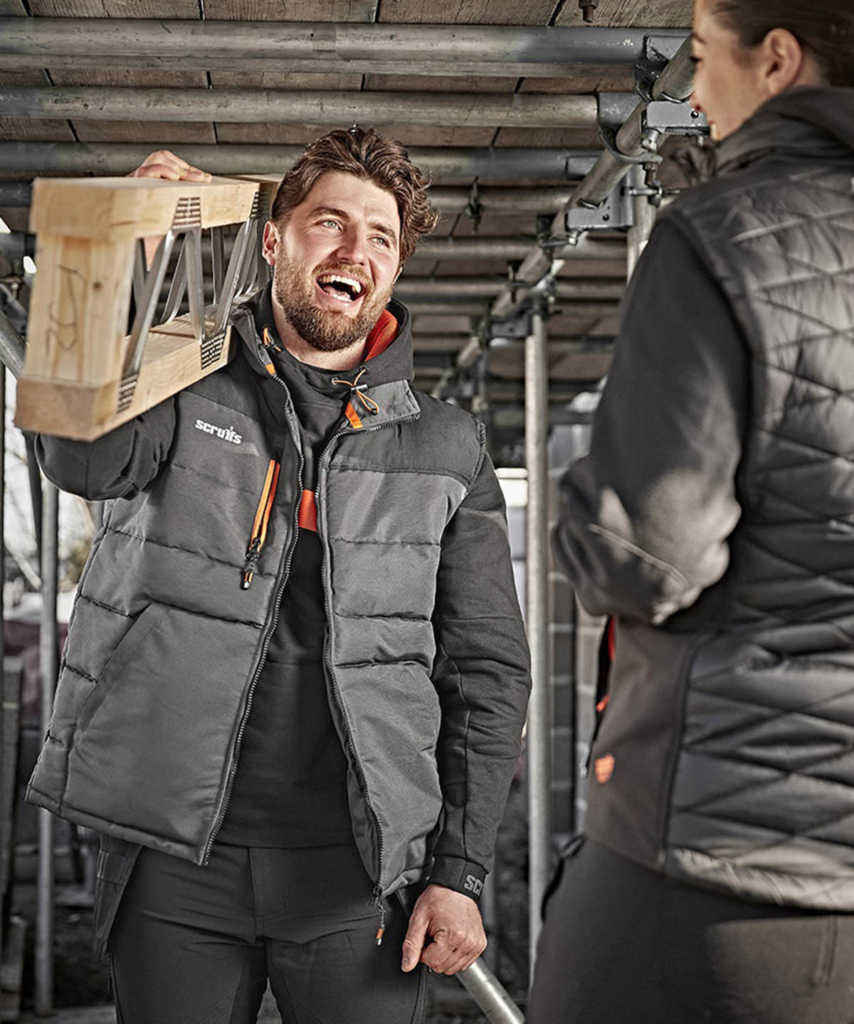 Scruffs Worker bodywarmer in Charcoal, lifestyle photo