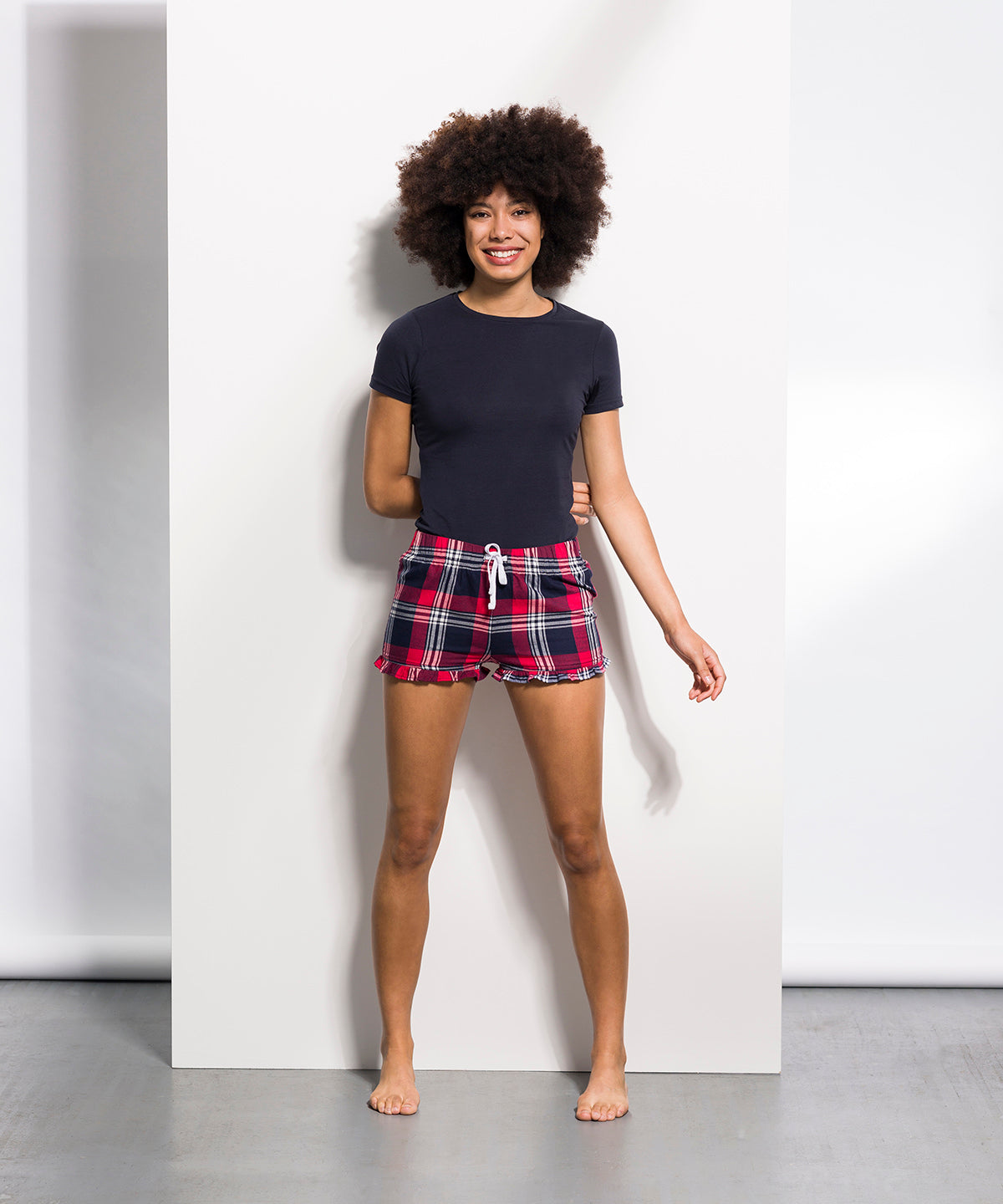 SF Women's tartan frill shorts, lifestyle photo
