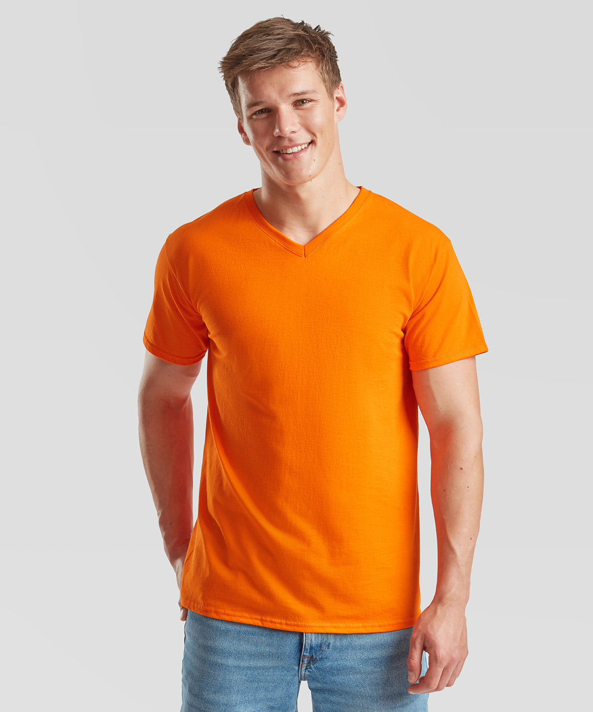 Fruit of the Loom Valueweight v-neck T, lifestyle photo