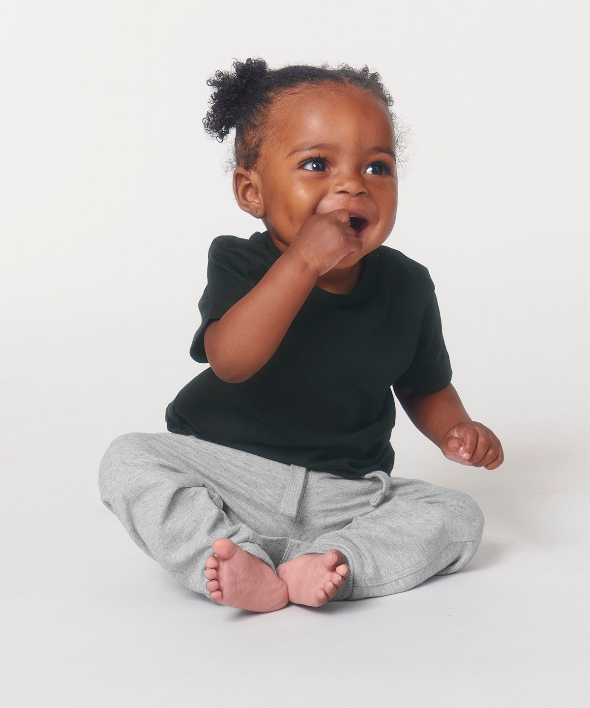 Stanley/Stella Baby Creator iconic babies' t-shirt, lifestyle photo
