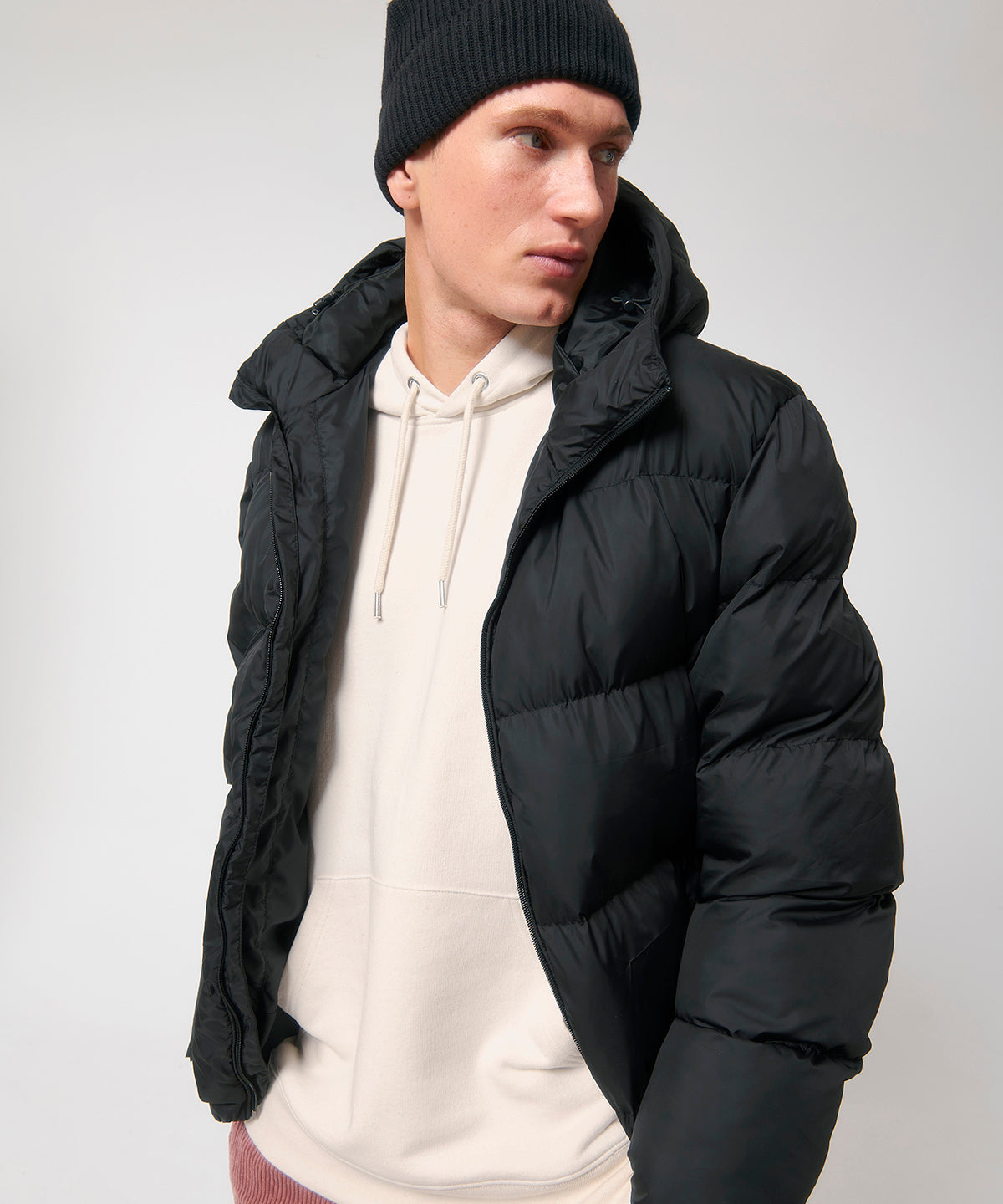 Stanley/Stella Unisex Puffer oversized jacket, lifestyle photo
