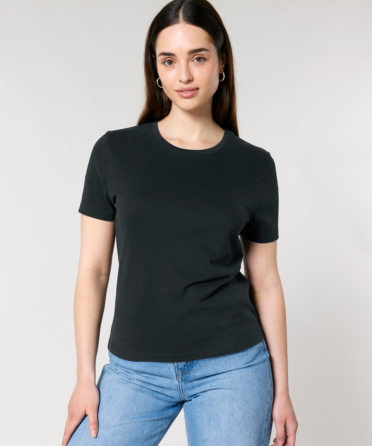 Stanley/Stella Women’s Stella Ella fitted t-shirt, lifestyle photo