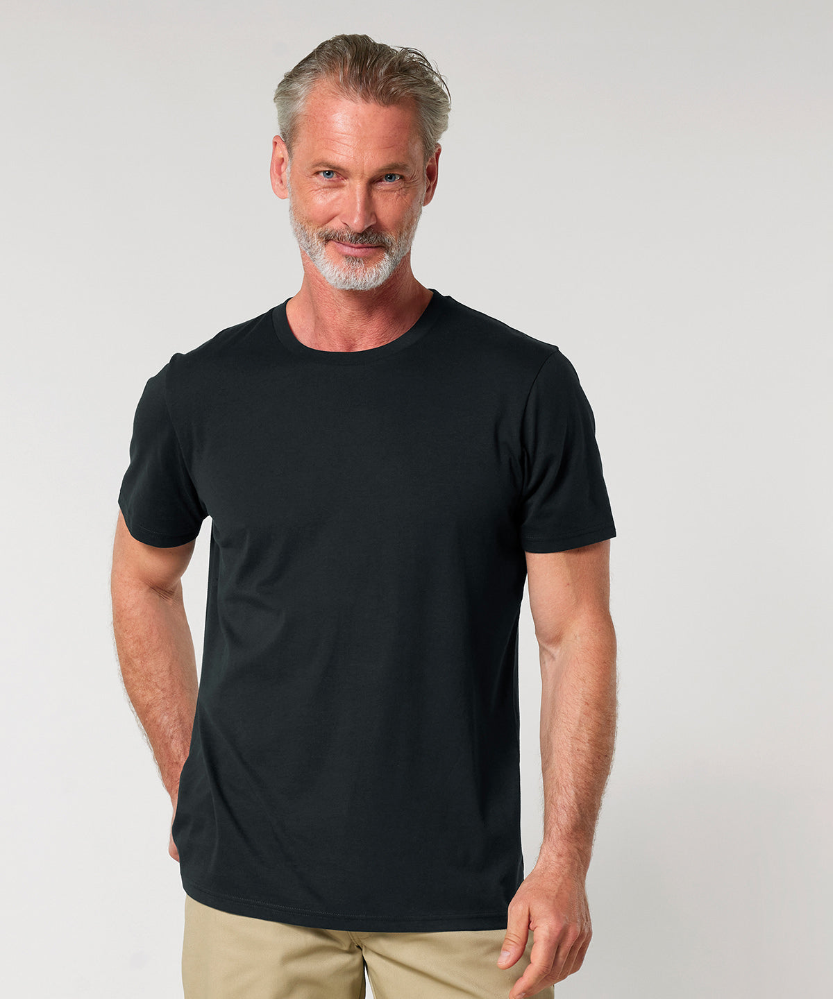 Stanley/Stella Unisex Crafter iconic mid-light t-shirt (STTU170-STTU976), lifestyle photo