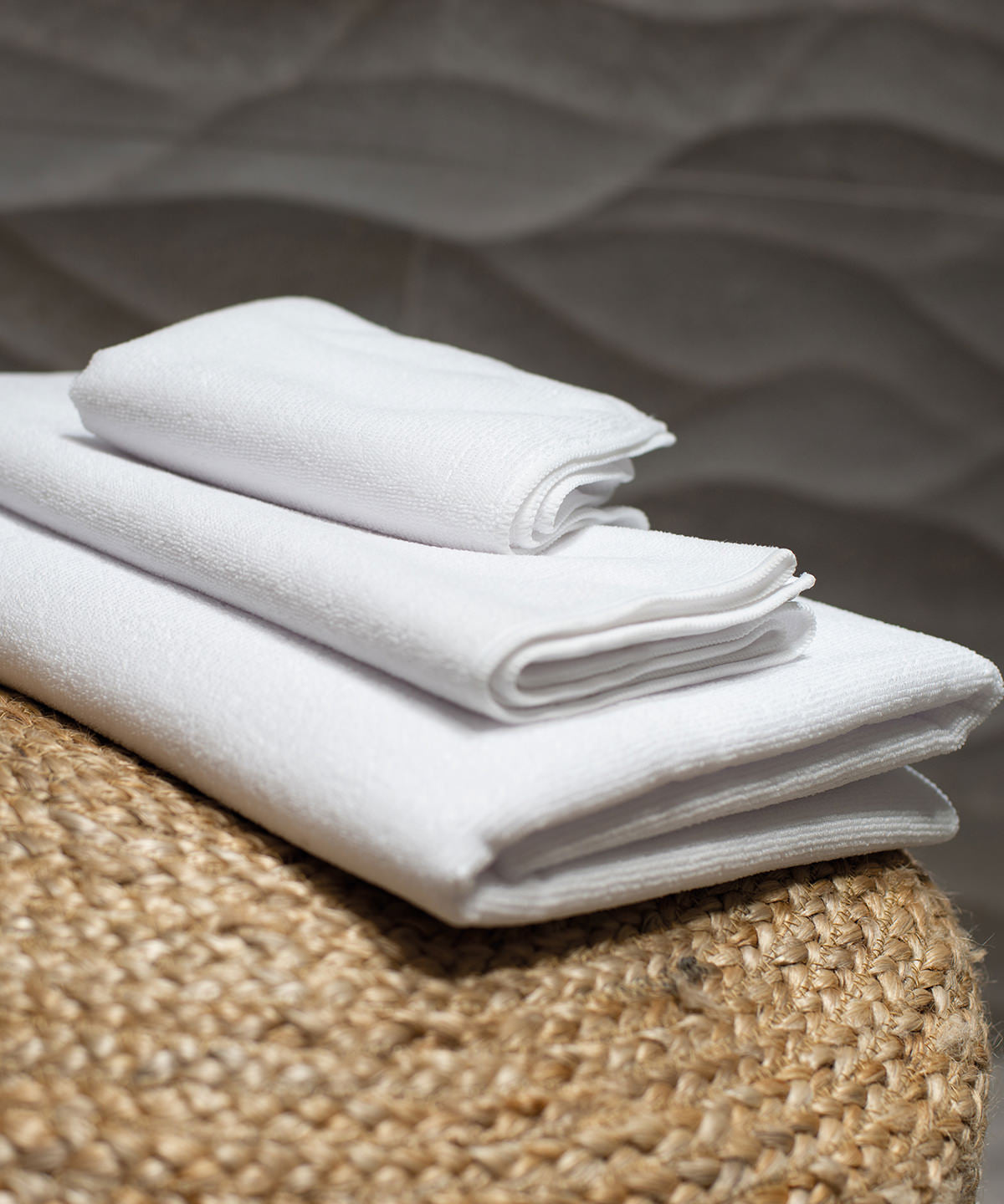 Towel City Microfibre bath towel, lifestyle photo