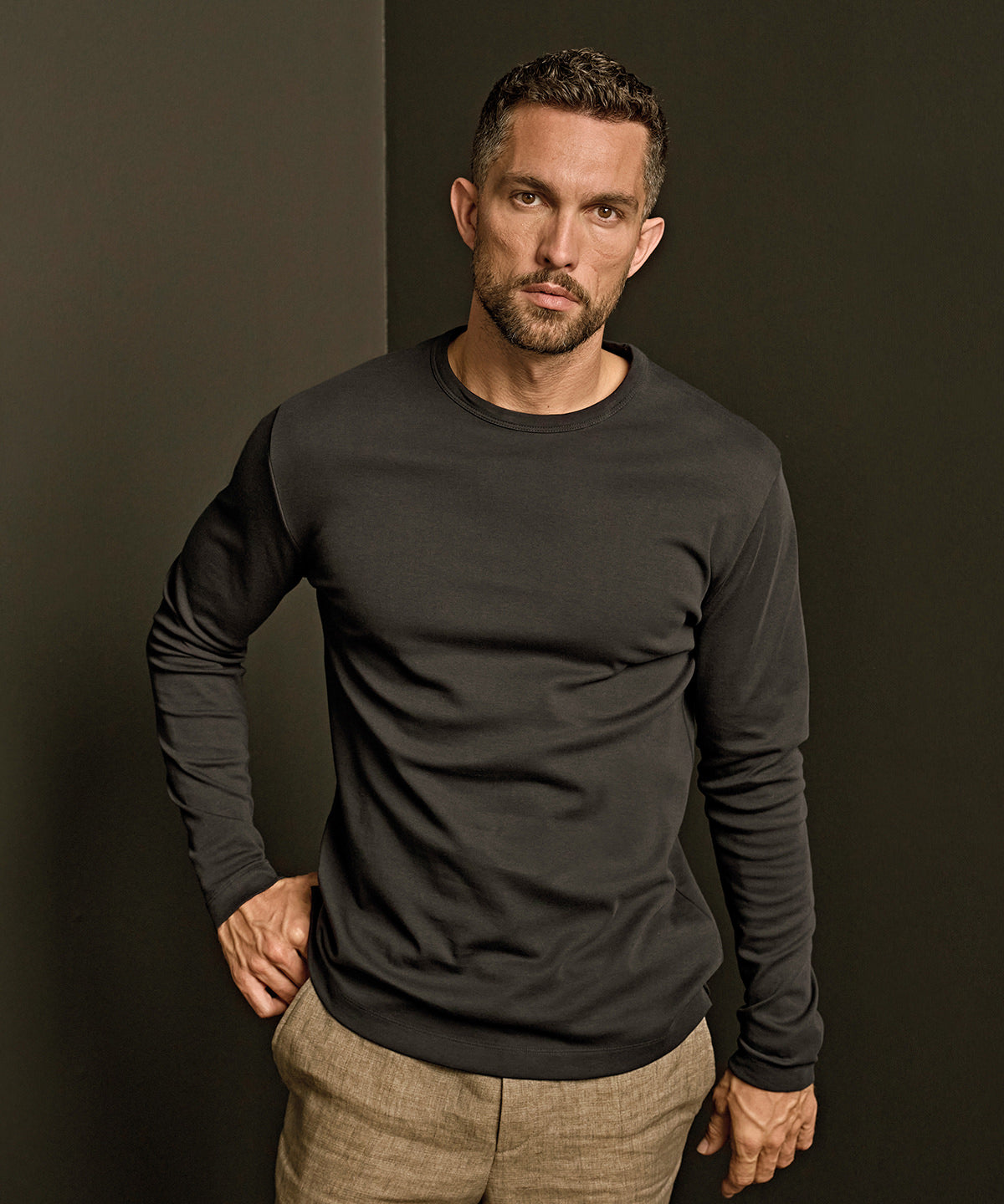 Tee Jays Long sleeve interlock tee, lifestyle photo