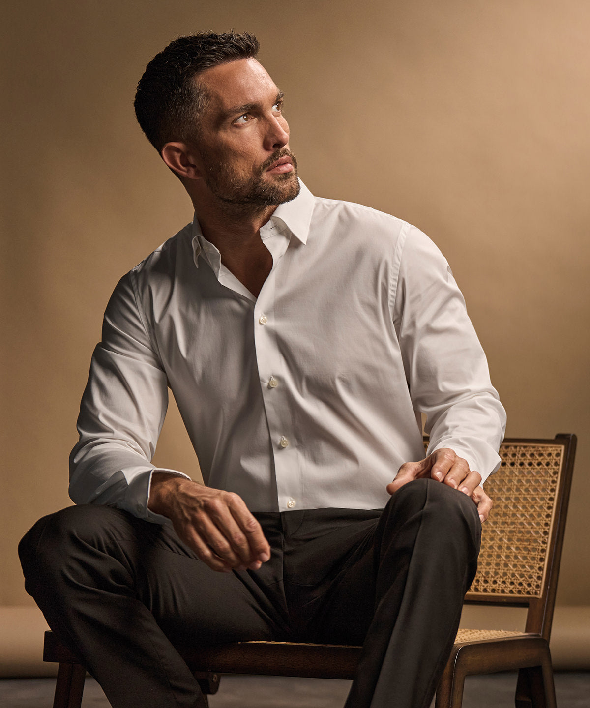 Tee Jays Stretch luxury shirt, lifestyle photo