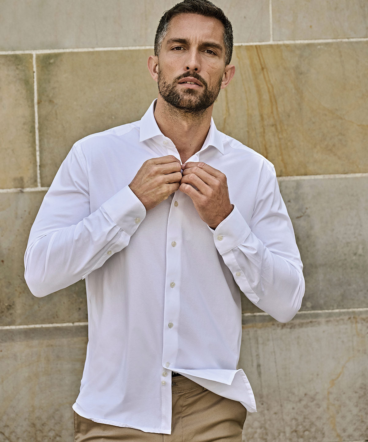 Tee Jays Active stretch shirt, lifestyle photo