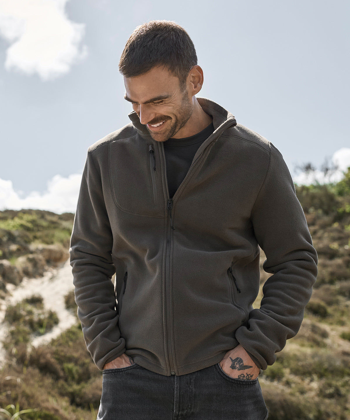 Tee Jays Trail fleece, lifestyle photo