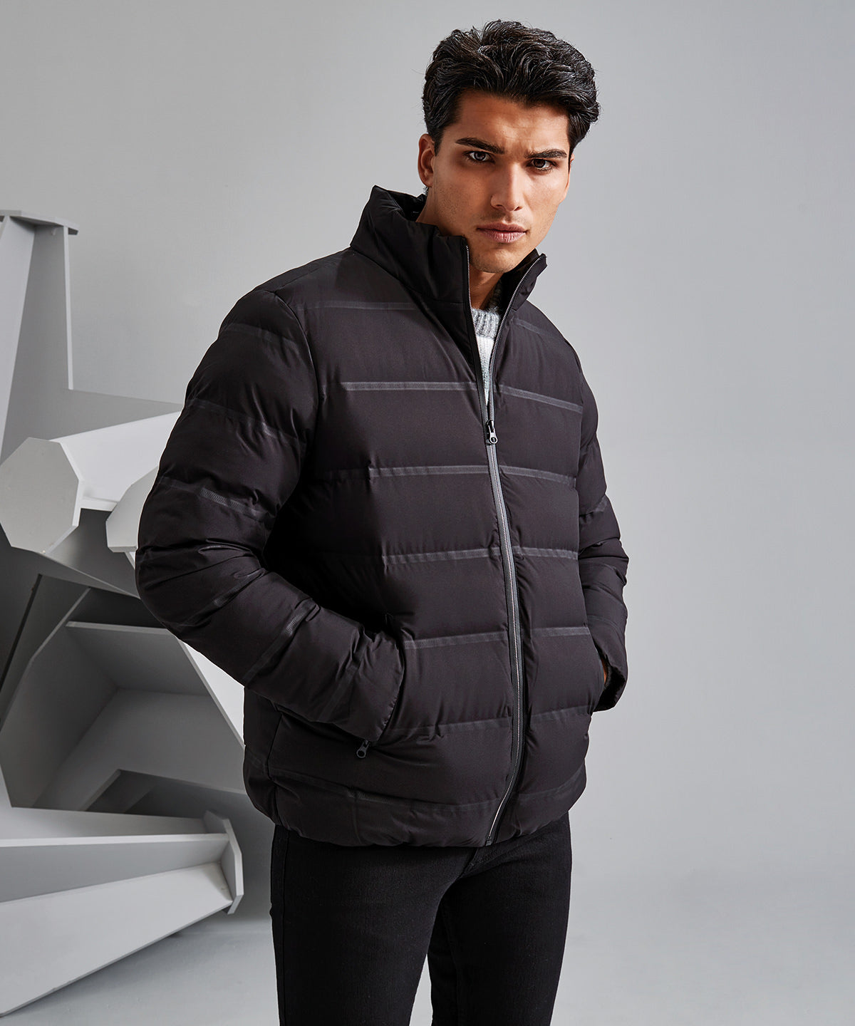 2786 Welded padded jacket in Black, lifestyle photo