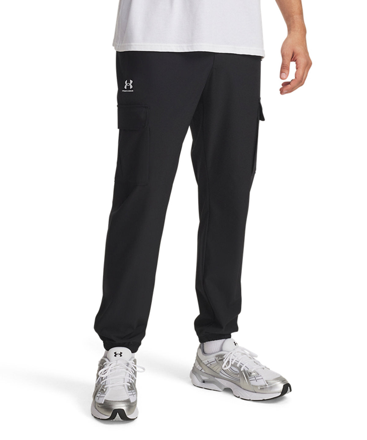 Under Armour UA Vibe cargo pants, lifestyle photo